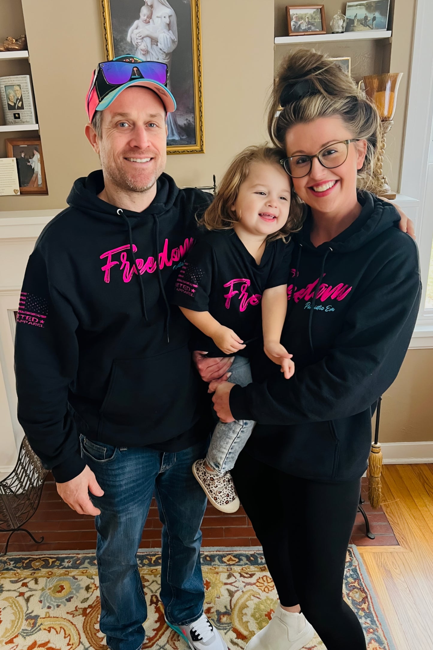 Freedom in Pink hoodie – conservative unisex hoodie in black and pink